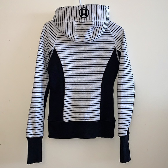 Lululemon Scuba Hoodie - Picture 6 of 7